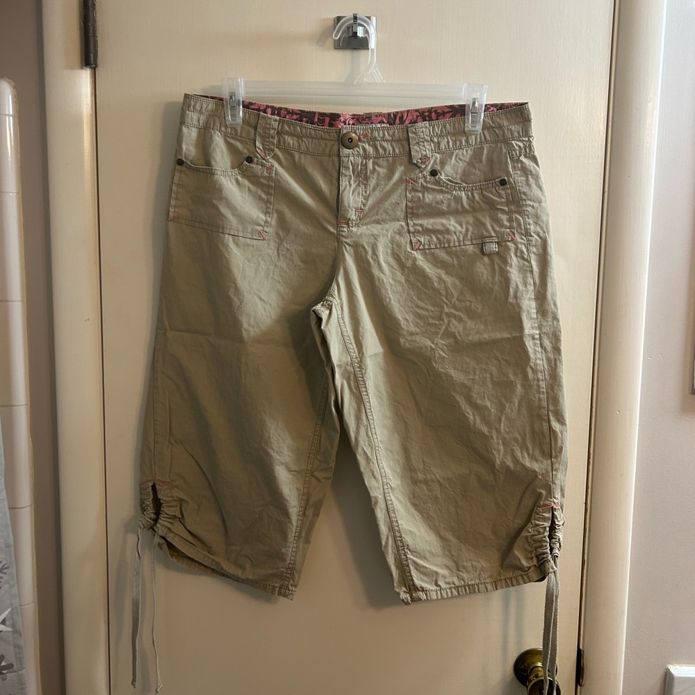 SO Women’s Khaki Capris